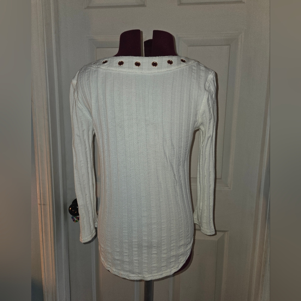 Free People Small White Ribbed Lace-Up V-Neck Top with Gold Detail - Picture 4 of 9